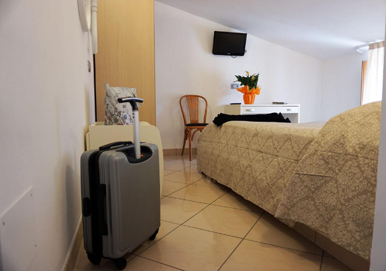 Hotel Croccia Accettura Экстерьер фото